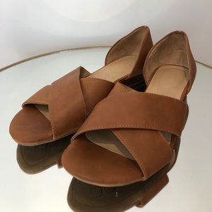 Naturalizer Tan Sandals